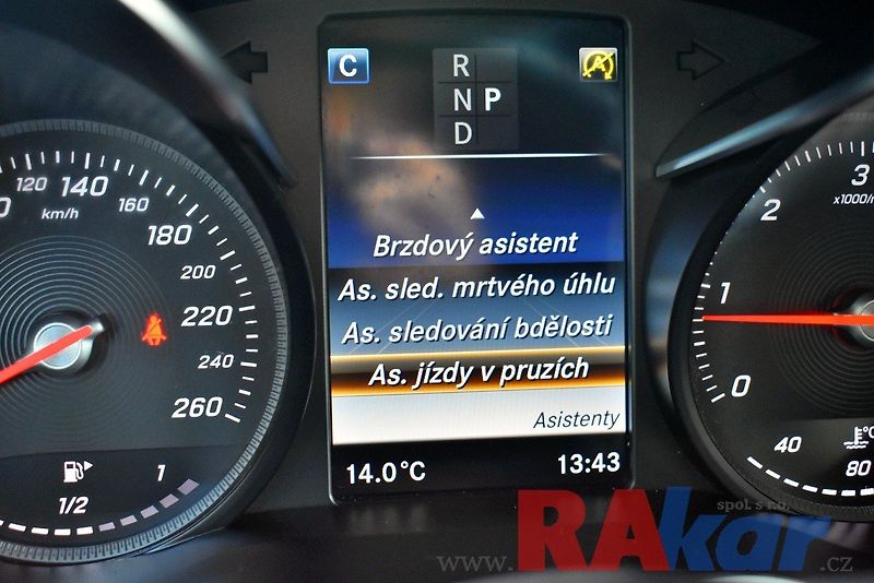 Mercedes-Benz GLC 250d 4Matic, 360°/PANO/AMG - fotka 24 z 34