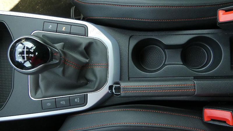 Seat Arona 1,0 TSi 81kW FR - fotka 18 z 23