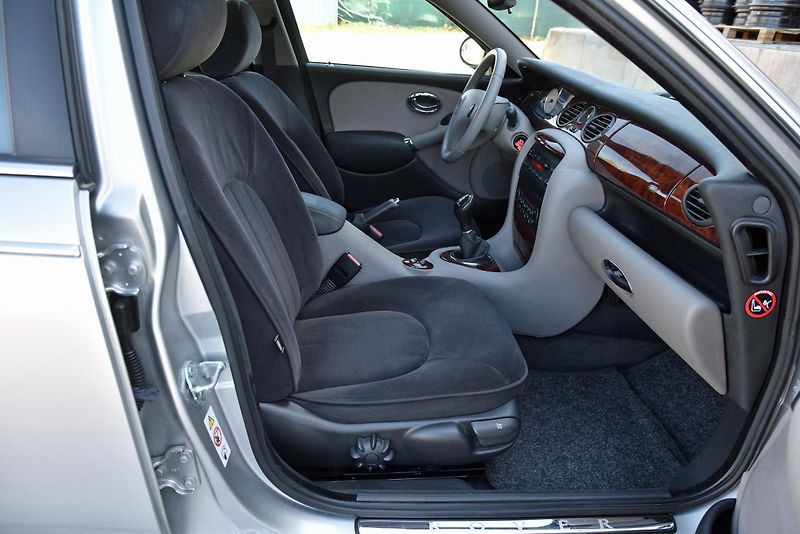 Rover 75 2.0 CDTi 96 kW, DKLIMA, ALU - fotka 32 z 40