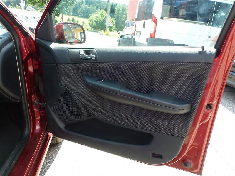Škoda Fabia 1,4 16V Parkovací kamera - fotka 27 z 47
