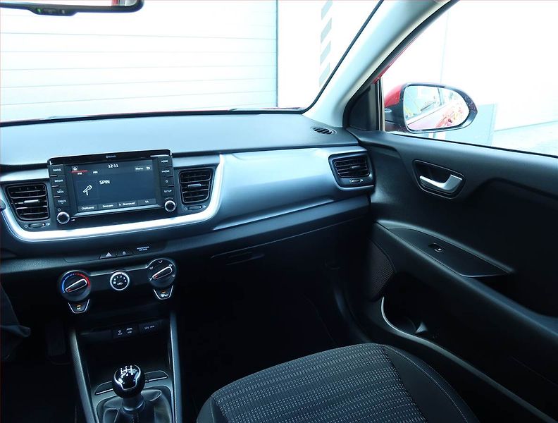 Kia Stonic (2018) Exclusive 1.25 CVVT, Tempomat - fotka 8 z 19