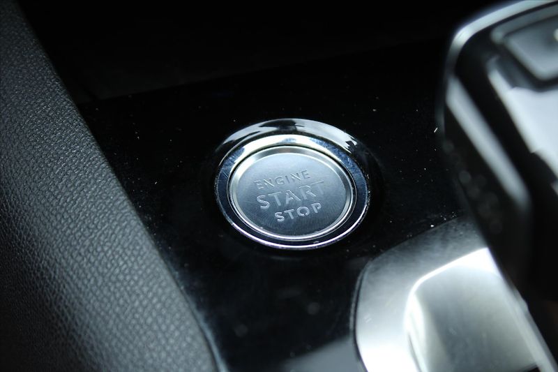 Peugeot 5008 1.6i 133kW ALLURE 1.MAJITEL ČR - fotka 18 z 28