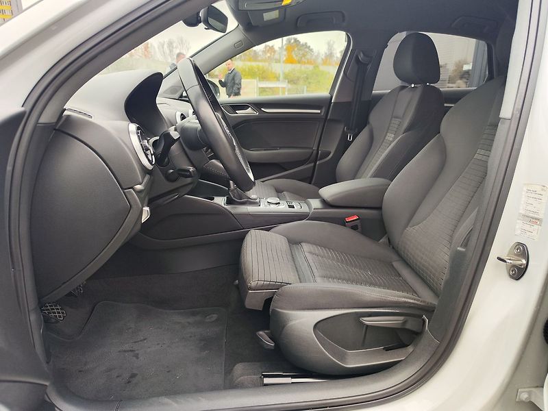 Audi A3 1.6 TDI/85kW S-Line - fotka 12 z 28