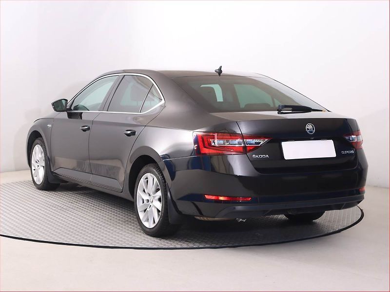 Škoda Superb (2016) Laurin&Klement 1.8 TSI - fotka 4 z 21