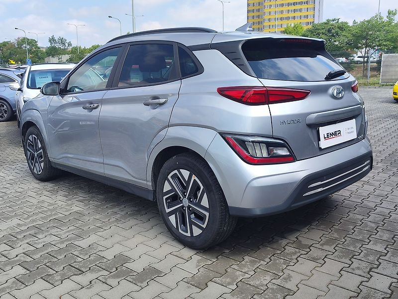 Hyundai Kona EV/150kW 64kWh Style AT - fotka 7 z 35