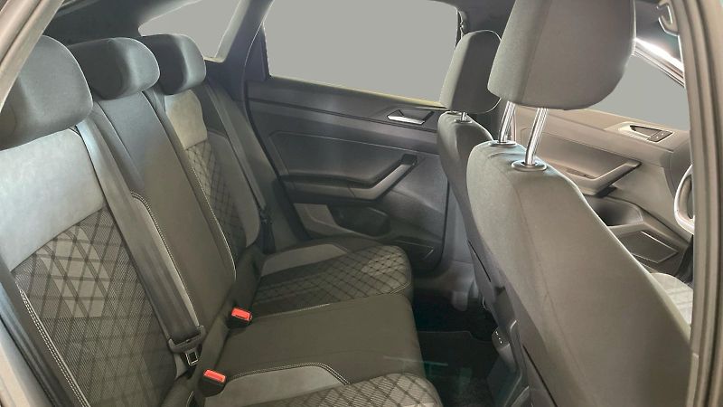 Volkswagen Taigo (2025) R-Line 1,0TSI 85kW - fotka 13 z 24