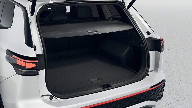Volkswagen Tayron R-Line People 2,0 TSI 195 kW 4 - fotka 6 z 10