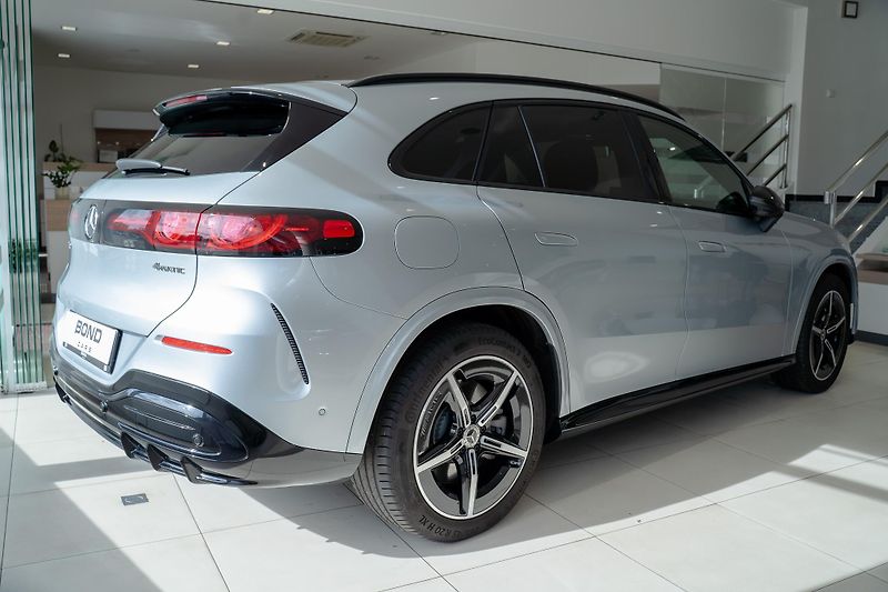 Mercedes-Benz GLC (2026) 400 4M EQ/AMG/DIGITALLIGHT/DIS - fotka 3 z 19