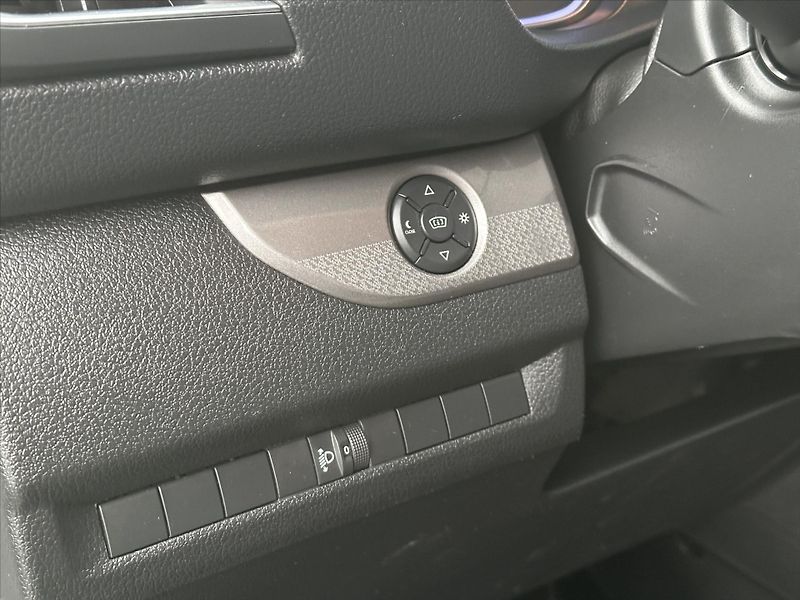 Citroën SpaceTourer 2,0 BlueHDi 150 M Feel CZ - fotka 19 z 38