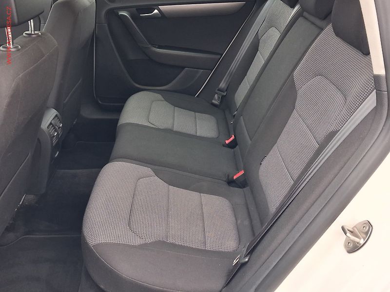Volkswagen Passat (2012) 2.0TDI, DSG - fotka 10 z 23