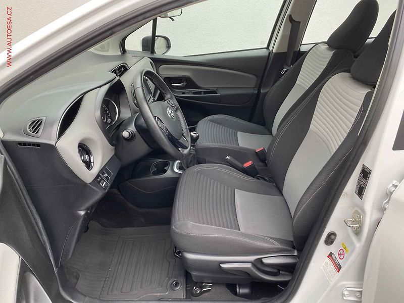 Toyota Yaris (2018) 1.5 i, 2.maj,ČR, servis - fotka 9 z 18