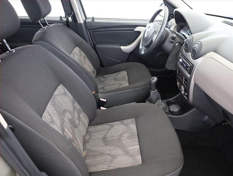 Dacia Sandero (2011) 1.2 16V, po STK, zamluveno - fotka 7 z 15