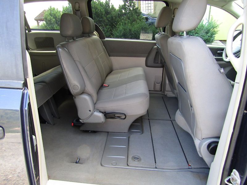 Chrysler Voyager (2007) 3.3 V6 128kW LPG 90L - fotka 21 z 35