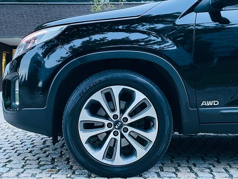 Kia Sorento 2.2D 4x4 AUT PANORAMA VÝHŘEV  - fotka 50 z 51