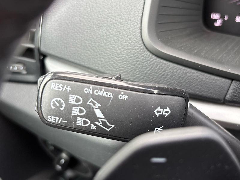 Škoda Karoq DSG SELECTION - fotka 23 z 26