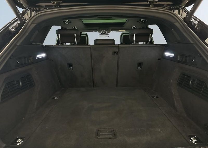 Audi Q8 e-tron 55 Q 360k Pano Tažné BLIS - fotka 11 z 22