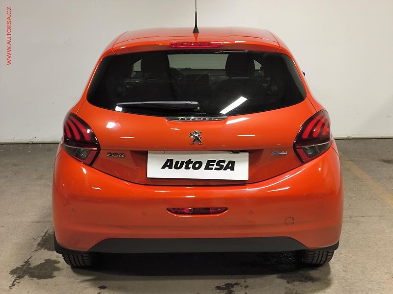 Peugeot 208 (2016) 1.2i, 1.maj,ČR, Navigace - fotka 5 z 17