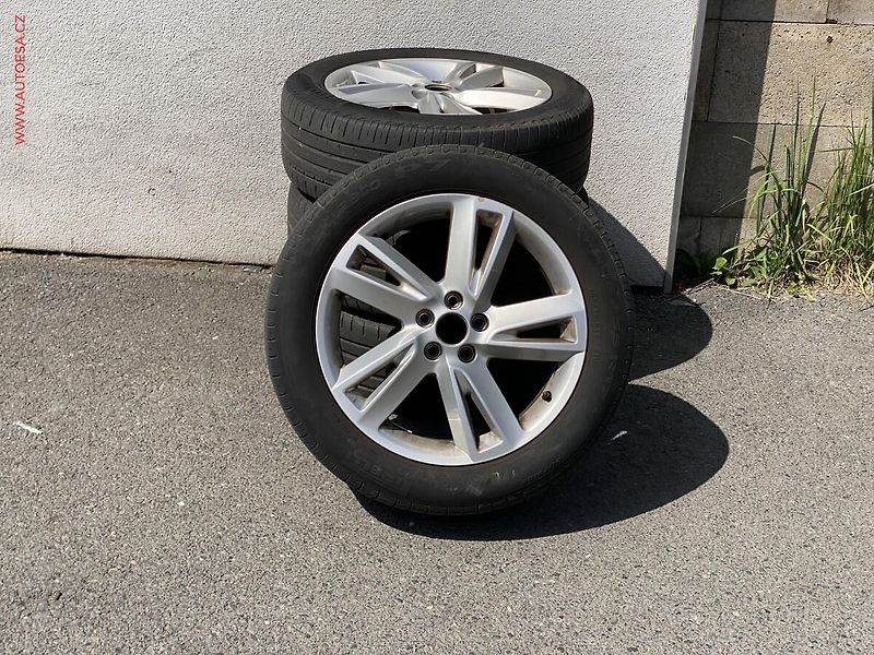 Seat Arona (2018) 1.5 TSi, FR, +ALU, LED - fotka 18 z 18