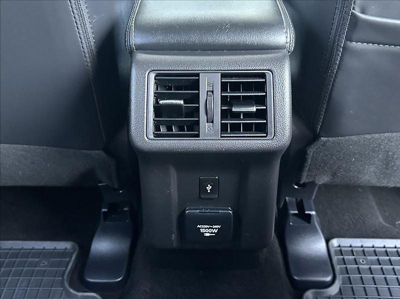 Mitsubishi Outlander 2,4 PHEV 224PS  Diamant 4x4 A/ - fotka 31 z 58