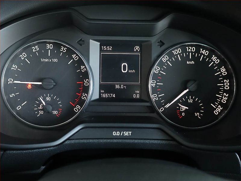 Škoda Octavia (2013) 2.0 TDI, Tempomat - fotka 11 z 19