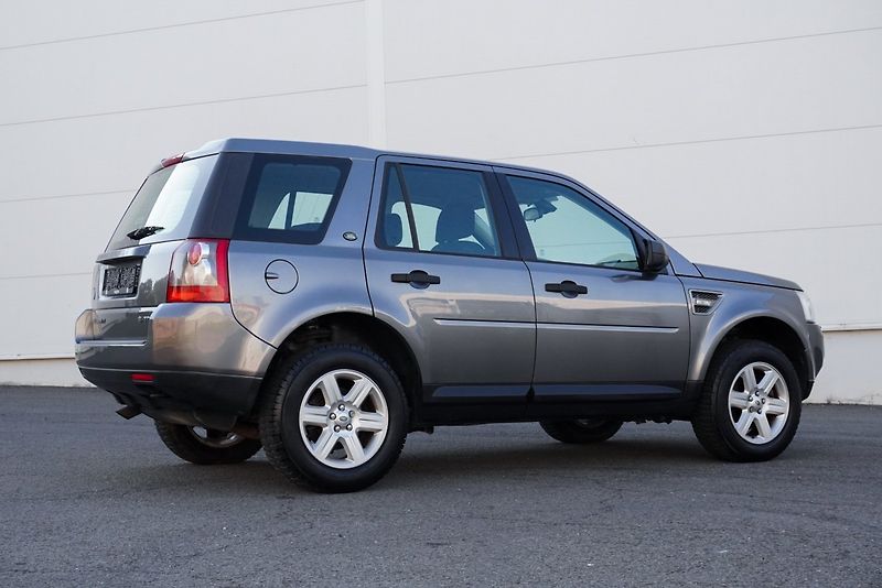 Land Rover Freelander 2.2 TD4 118kW PSA - fotka 9 z 30