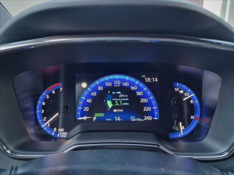 Toyota Corolla 1.8 Hybrid Comfort,ČR ,1.Maj. - fotka 23 z 48