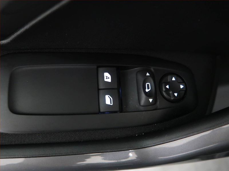 Peugeot 2008 (2019) 1.2 PureTech, ČR,1.maj - fotka 14 z 14