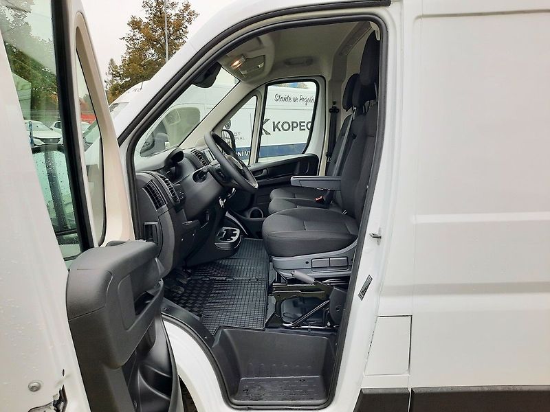 Peugeot Boxer (2026) FG 3300 L2H1 BHDi 140k M6 - fotka 12 z 22