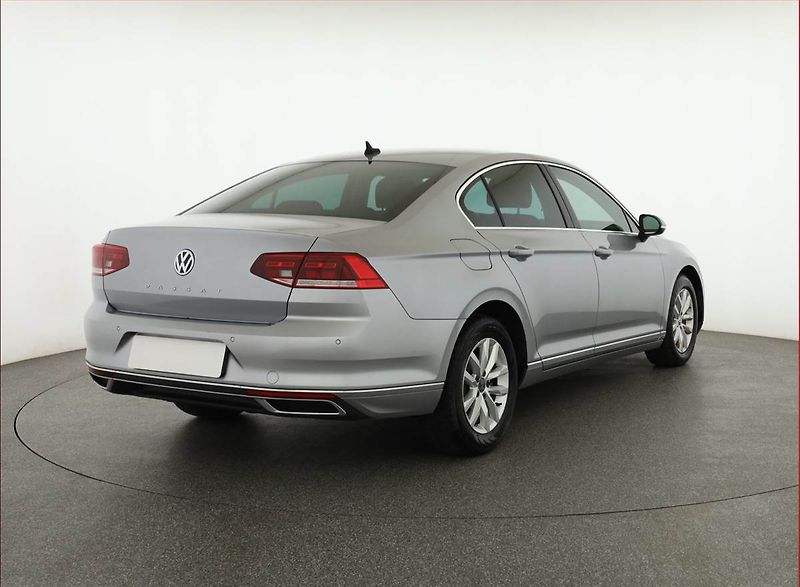 Volkswagen Passat (2019) Comfortline 1.5 TSI, Automat - fotka 5 z 17