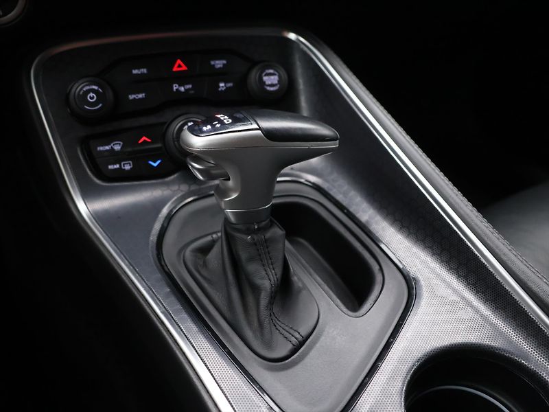 Dodge Challenger R/T 5,7 Hemi V8 280kW Kůže - fotka 22 z 31