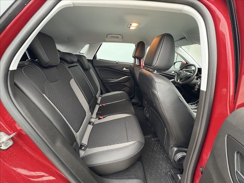 Opel Grandland X 1,2 96KW AUTOMAT CZ 1.MAJ - fotka 23 z 33