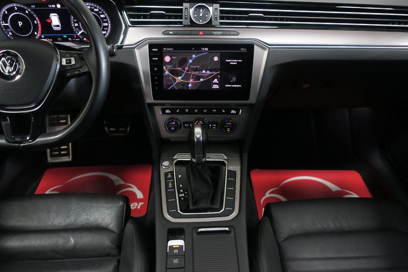 Volkswagen Passat Variant (2017) 2.0 TDI 176kW 4M. DSG Alltrack - fotka 23 z 50