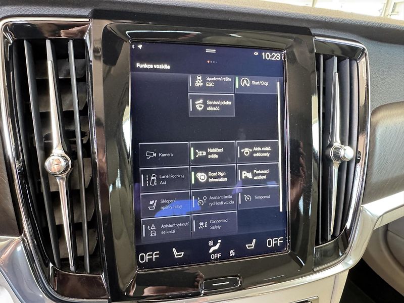 Volvo V90 CC*D5 173kW*AWD*KeyLess*Tažné - fotka 20 z 34