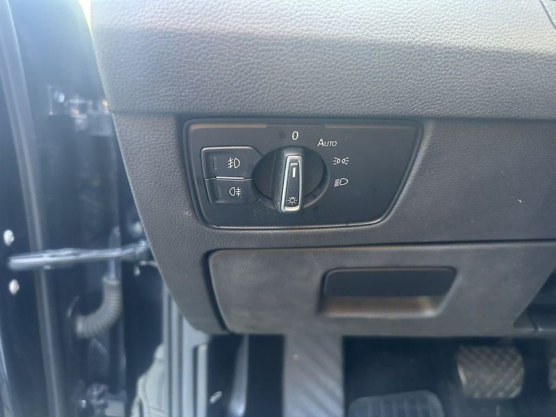 Volkswagen Passat 2.0 TDi 110kW Bussiness AT - fotka 16 z 28