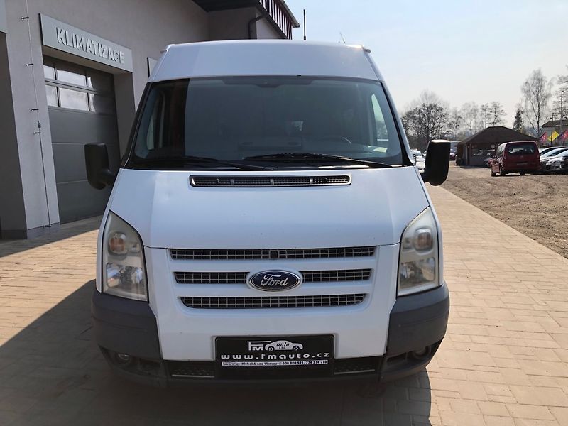 Ford Transit Courier (2013) 2.2 TDCi 9 Míst - fotka 3 z 24