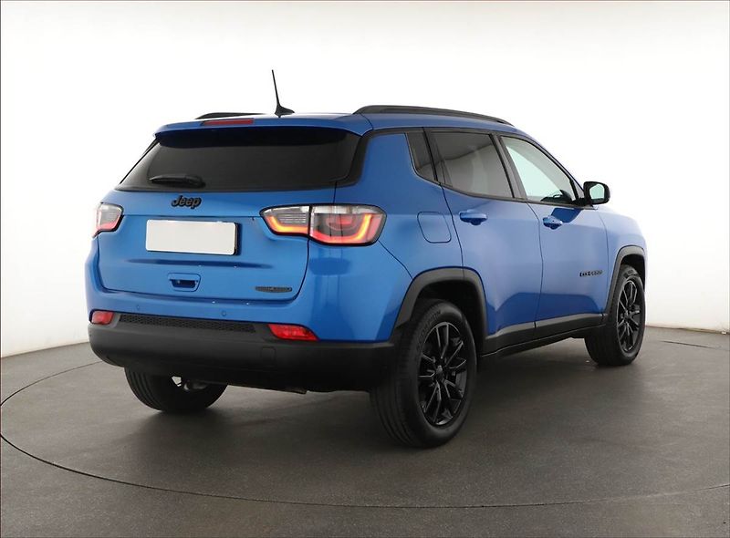 Jeep Compass (2020) 1.3 T-GDI, Kůže, Tempomat - fotka 5 z 19