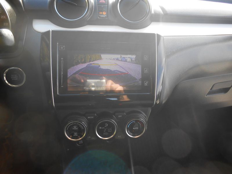Suzuki Swift 1.0SHVS-HYBRID,KAMERA,LED - fotka 33 z 38
