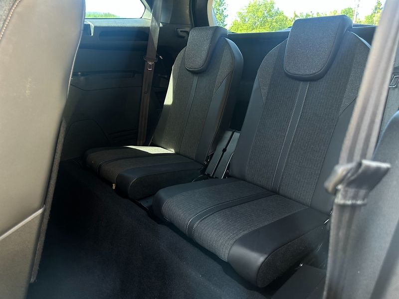 Peugeot 5008 (2018) 1.5HDi 96KW/GTLINE/7MÍST/1MAJ - fotka 13 z 46