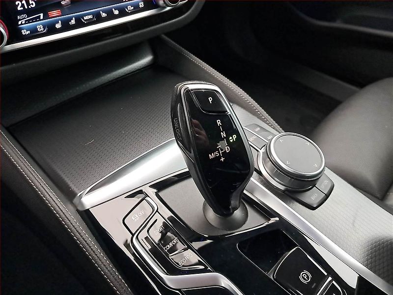 BMW Řada 5 (2021) 540d xDrive - fotka 13 z 16