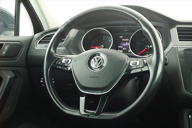 Volkswagen Tiguan (2019) 2.0 TDI, Automat, Serv.kniha - fotka 11 z 24