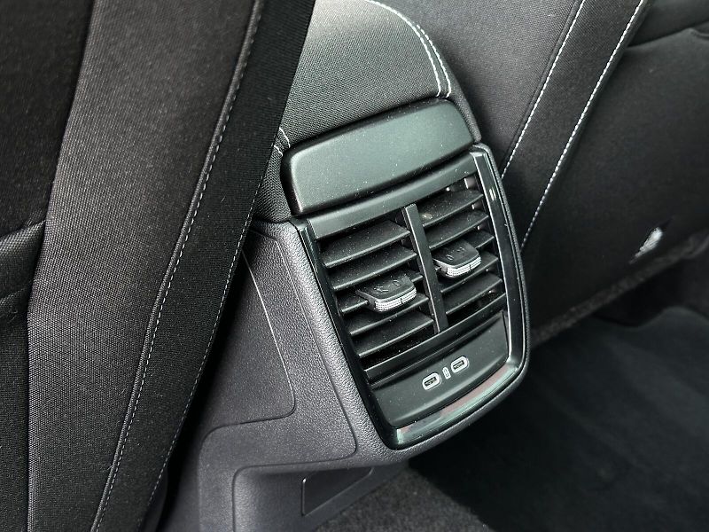 Škoda Scala 1.0TSi DSG 116PS Monte Carlo K - fotka 37 z 42