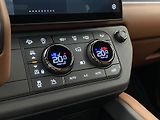 Land Rover Defender (2026) OCTA P635 AWD AUT - náhled 55