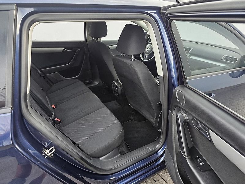 Volkswagen Passat 1.4 TSI 90kW, NOVÉ ROZVODY. - fotka 34 z 42