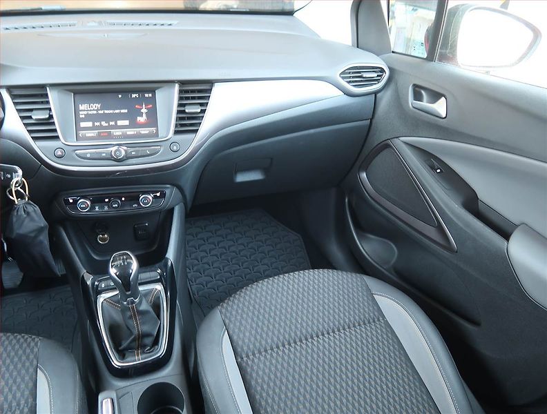 Opel Crossland X (2018) 1.2 Turbo, Tempomat - fotka 8 z 16