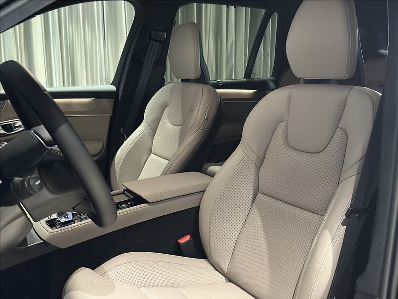 Volvo XC90 (2026) 2,0 T8  Ultra Bright - fotka 16 z 22