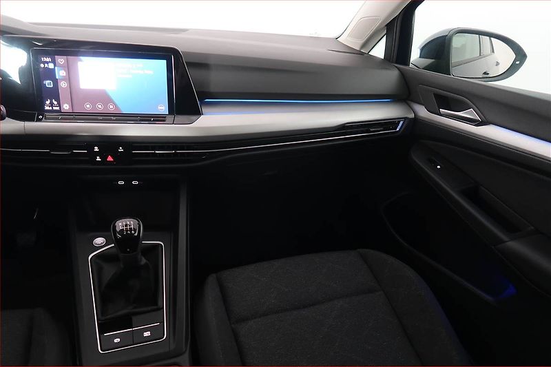 Volkswagen Golf (2024) 1.5 TSI - fotka 8 z 18