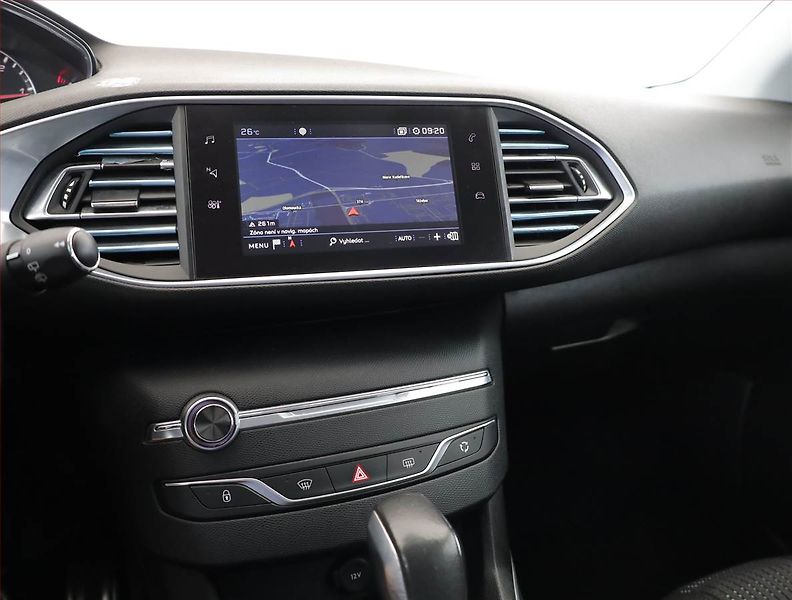 Peugeot 308 (2018) 2.0 BlueHDi, Automat - fotka 9 z 16