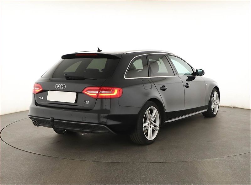 Audi A4 (2014) S-Line 2.0 TDI, 4X4, Automat - fotka 5 z 21
