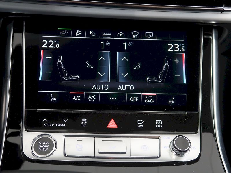 Audi Q7 (2025) S-LINE 60 TFSI e QUATTRO - fotka 26 z 35