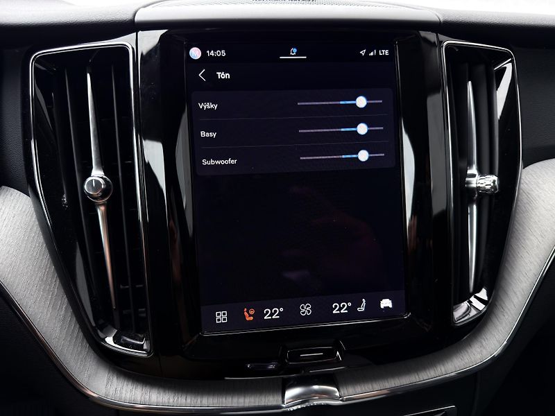 Volvo XC60 B5 AWD PLUS DARK /ventil. sed. - fotka 44 z 48